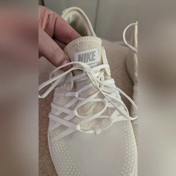 NIKE FREE WOMEN'S TRAINING SHOE SIZE 12 METALLIC SILVER/WHITE - Picture 8 of 8